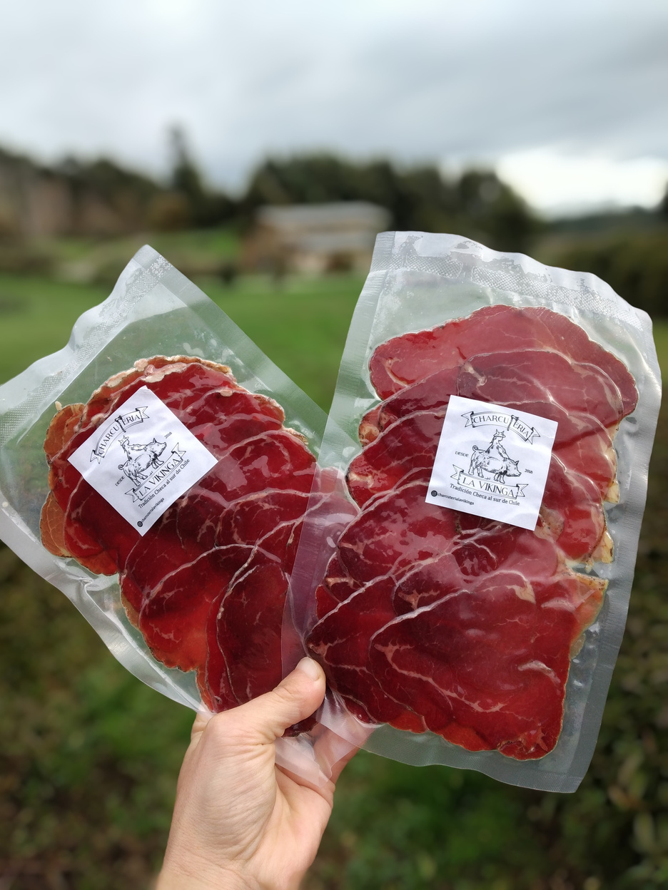 Asado y Charcutería a Domicilio en el Sur de Chile: La Combinación Perfecta