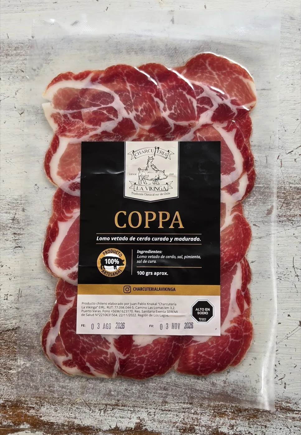 Coppa — Lomo vetado de cerdo curado y madurado. Intenso, aromático, con veteado generoso.