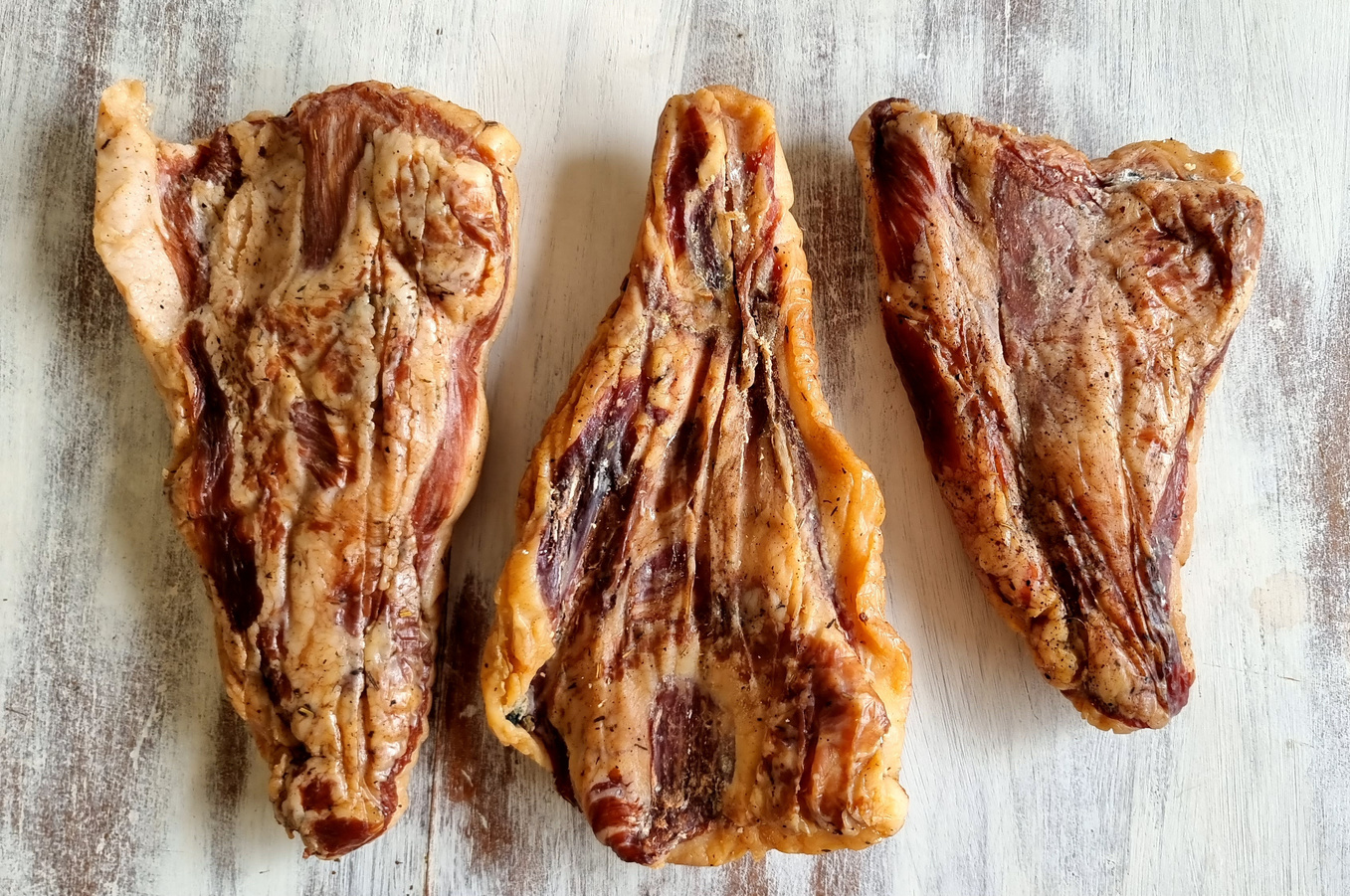 Guanciale — Papada de cerdo curada con la receta italiana clásica. La base perfecta de una carbonara auténtica.